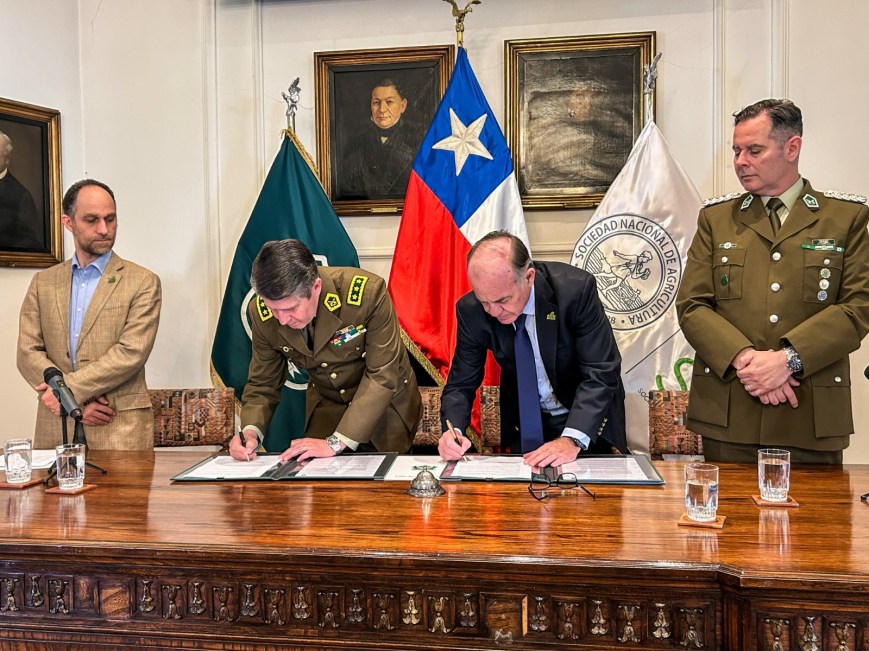 SNA y Carabineros de Chile firman convenio para fortalecer la seguridad en el mundo rural